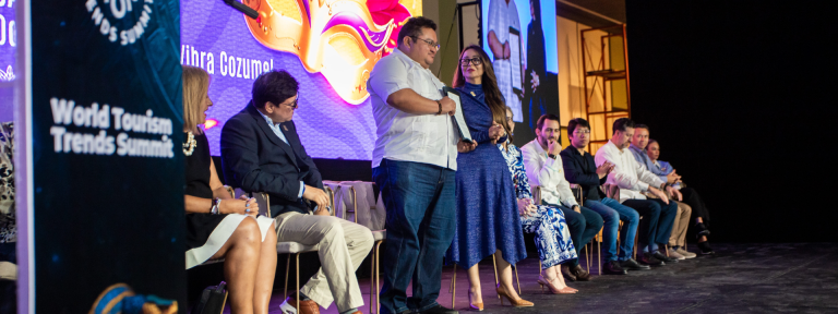 FETUR presenta al Presidente Municipal el proyecto para realizar en Cozumel el Primer Congreso Internacional de Carnavales de México